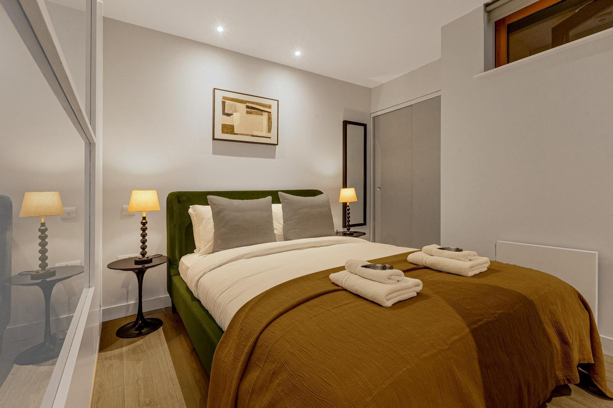 Servised On Artillery Lane Aparthotel