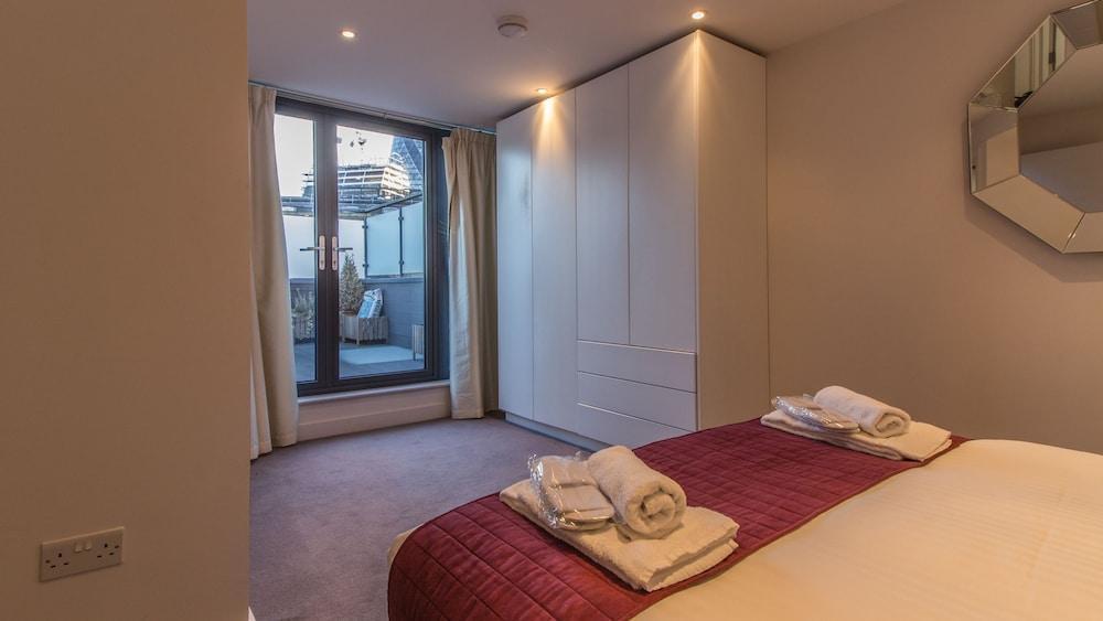Servised On Artillery Lane 4* London